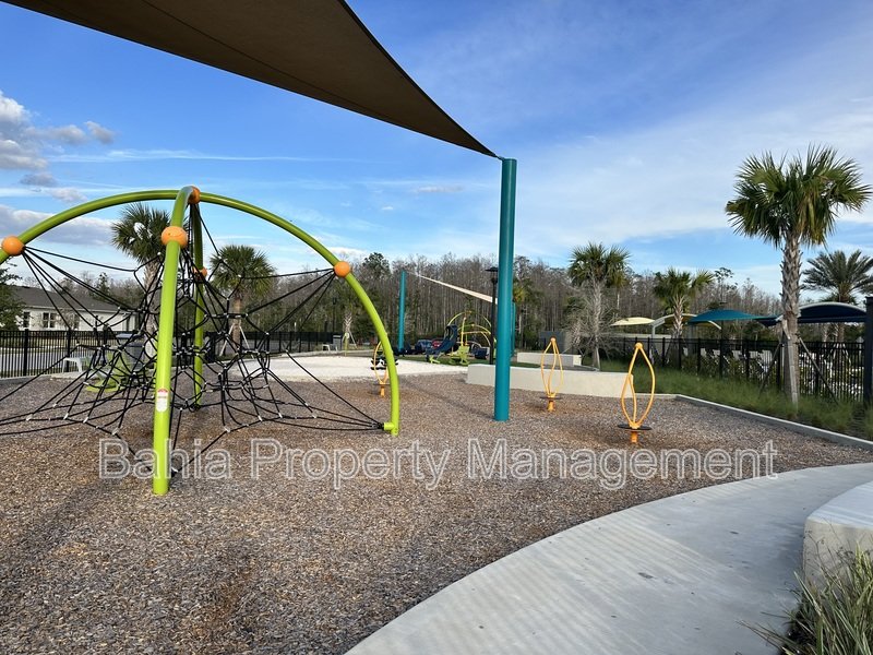 Upgraded 3 Bed/2.5 Bath Townhouse in Meridian Parks. Luxury & Prime Location. Move-in Ready! property image
