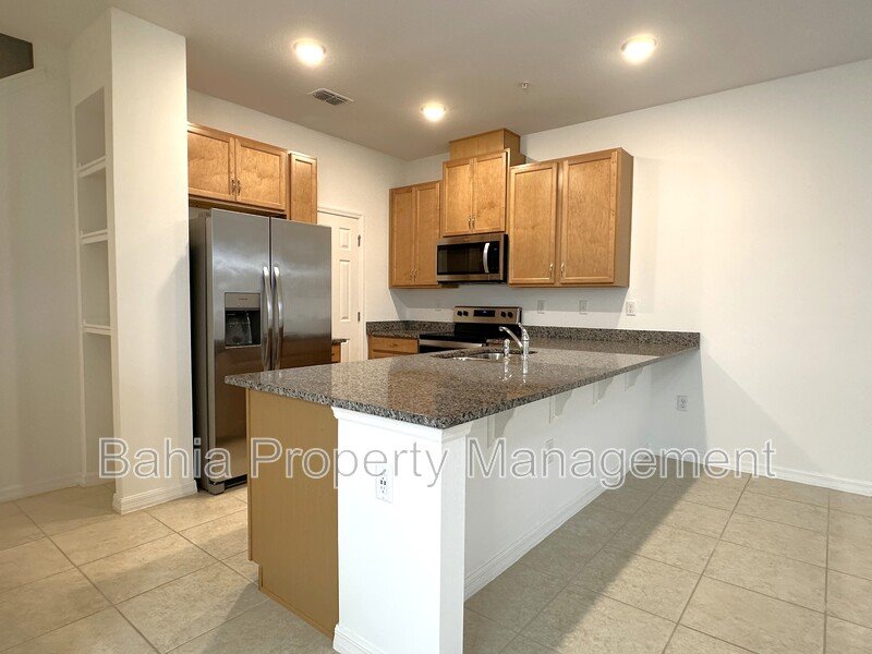 Upgraded 3 Bed/2.5 Bath Townhouse in Meridian Parks. Luxury & Prime Location. Move-in Ready! property image