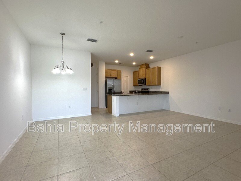 Upgraded 3 Bed/2.5 Bath Townhouse in Meridian Parks. Luxury & Prime Location. Move-in Ready! property image