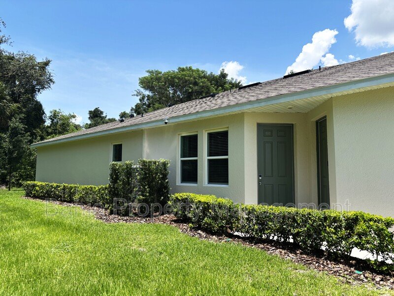 Beautiful furnished 1BR/1BA Townhome with Resort-Style Amenities & Utilities Included property image
