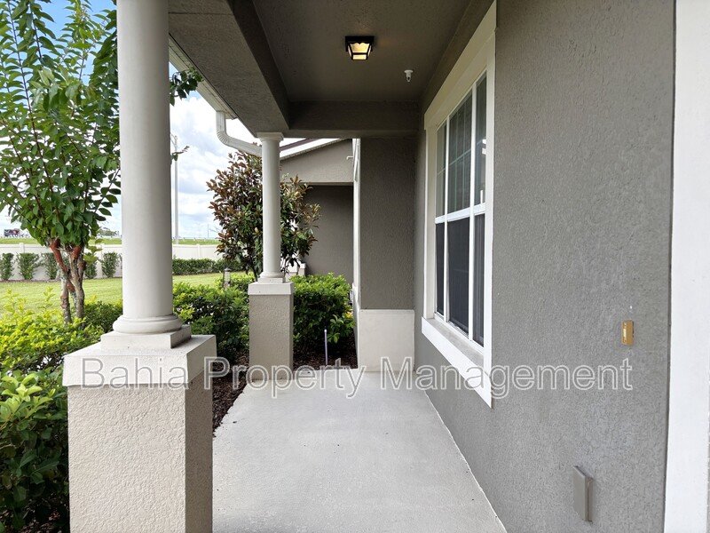 Stunning 3 BR/2.5BA Townhome in Gated Randal Walk with Water Views & 2-Car Garage! property image