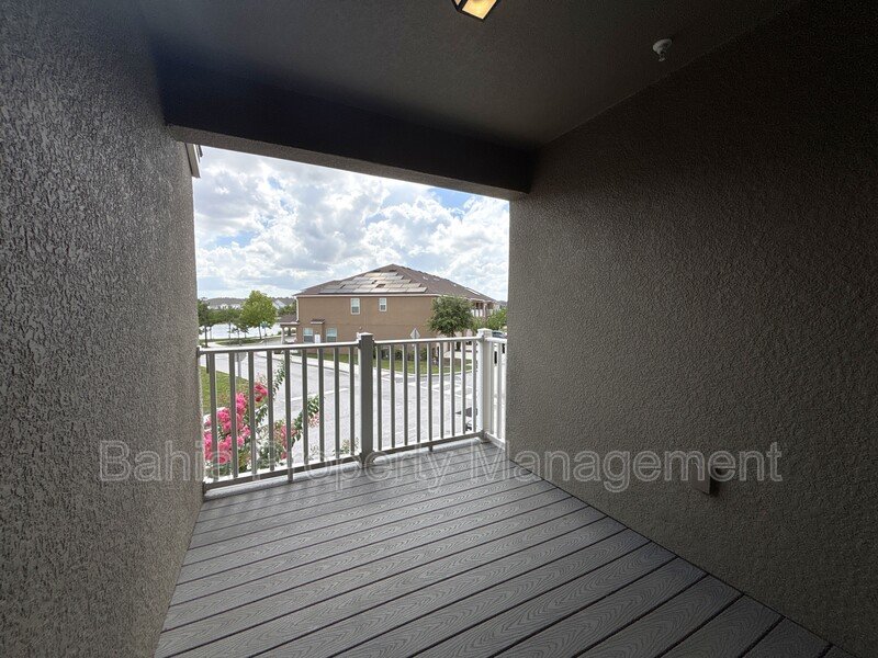 Stunning 3 BR/2.5BA Townhome in Gated Randal Walk with Water Views & 2-Car Garage! property image