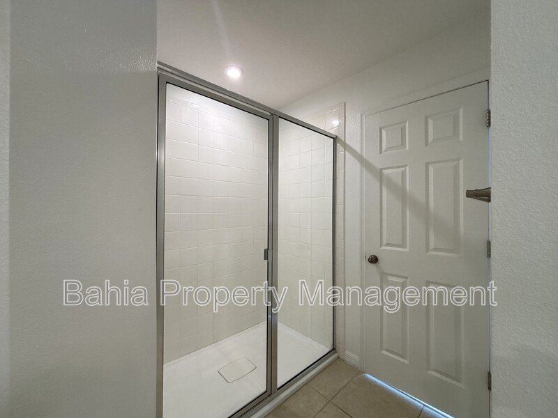 Stunning 3 BR/2.5BA Townhome in Gated Randal Walk with Water Views & 2-Car Garage! property image