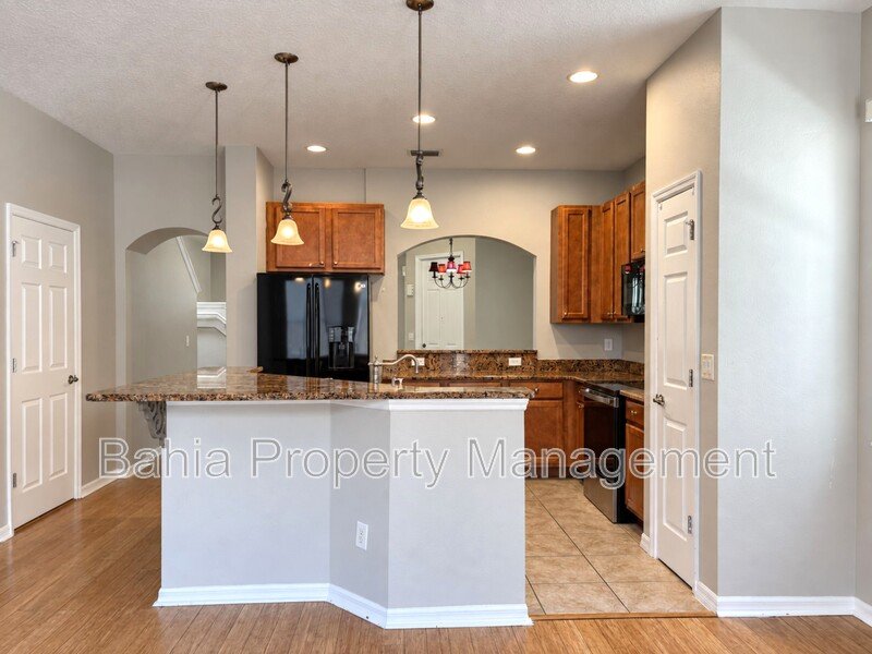 Must-See 3BR/2.5BA Corner Townhome | Resort-Style Living in Signature Lakes | Private Courtyard property image