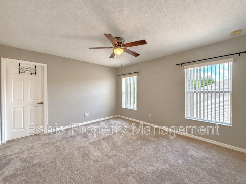 Must-See 3BR/2.5BA Corner Townhome | Resort-Style Living in Signature Lakes | Private Courtyard property image