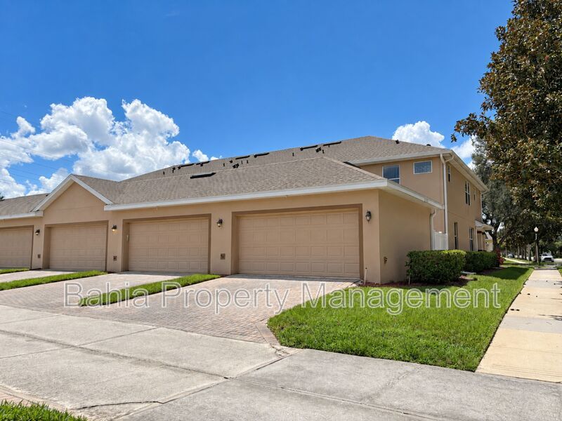 Must-See 3BR/2.5BA Corner Townhome | Resort-Style Living in Signature Lakes | Private Courtyard property image