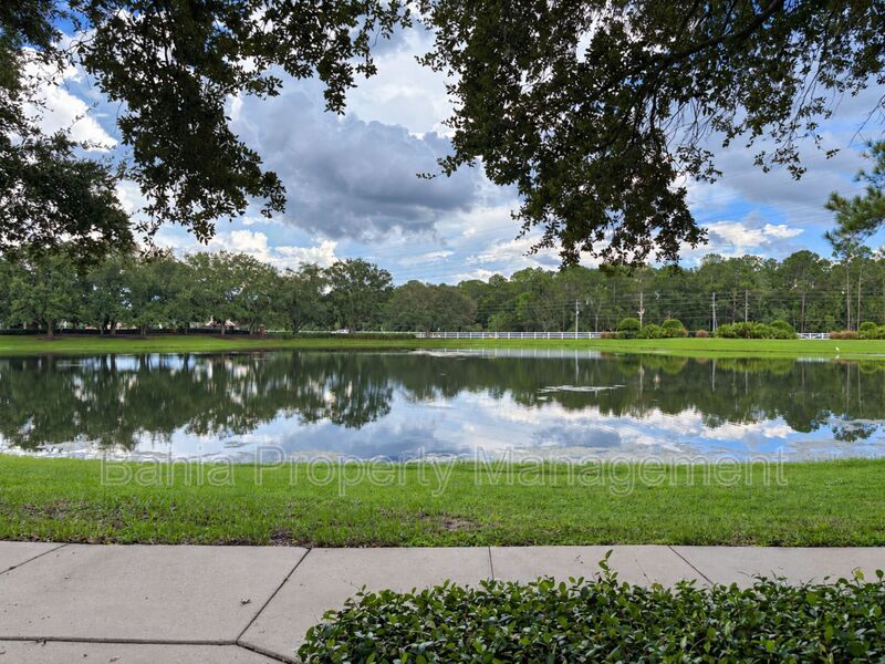 Must-See 3BR/2.5BA Corner Townhome | Resort-Style Living in Signature Lakes | Private Courtyard property image