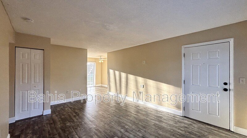 Charming & Stylish 2Bed/1Bath Condo with Resort-Style Amenities. Prime Orlando Location! property image