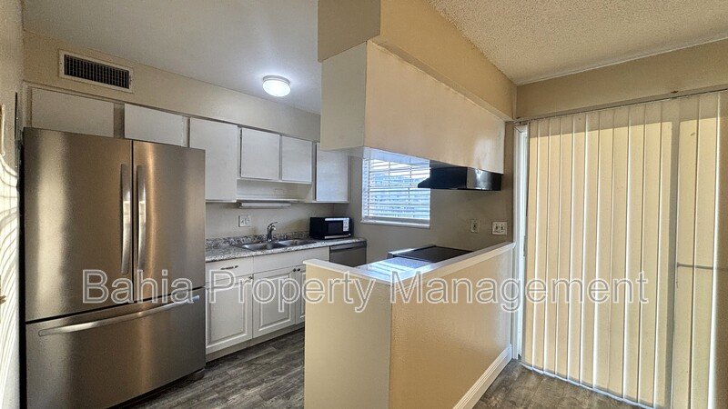 Charming & Stylish 2Bed/1Bath Condo with Resort-Style Amenities. Prime Orlando Location! property image