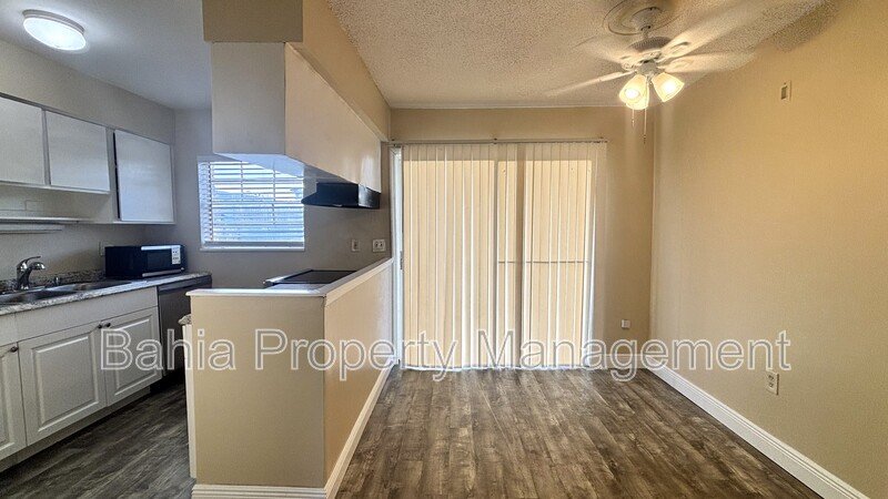 Charming & Stylish 2Bed/1Bath Condo with Resort-Style Amenities. Prime Orlando Location! property image