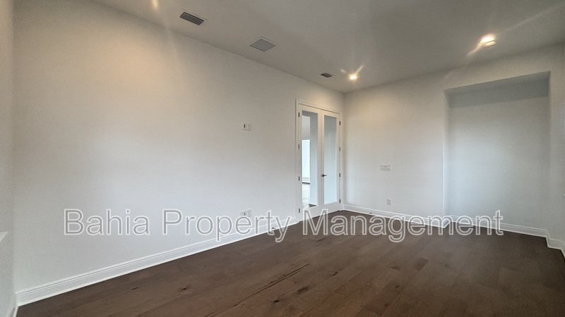 Stunning Lake Nona Luxury Home | 5 Bed, 4.5 Bath, 3-Car Garage, Pond Views & Resort Amenities property image